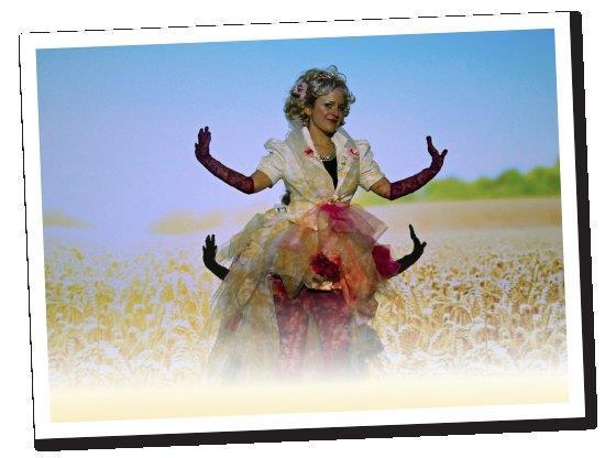 Pesničkál / divadlo Theátrum