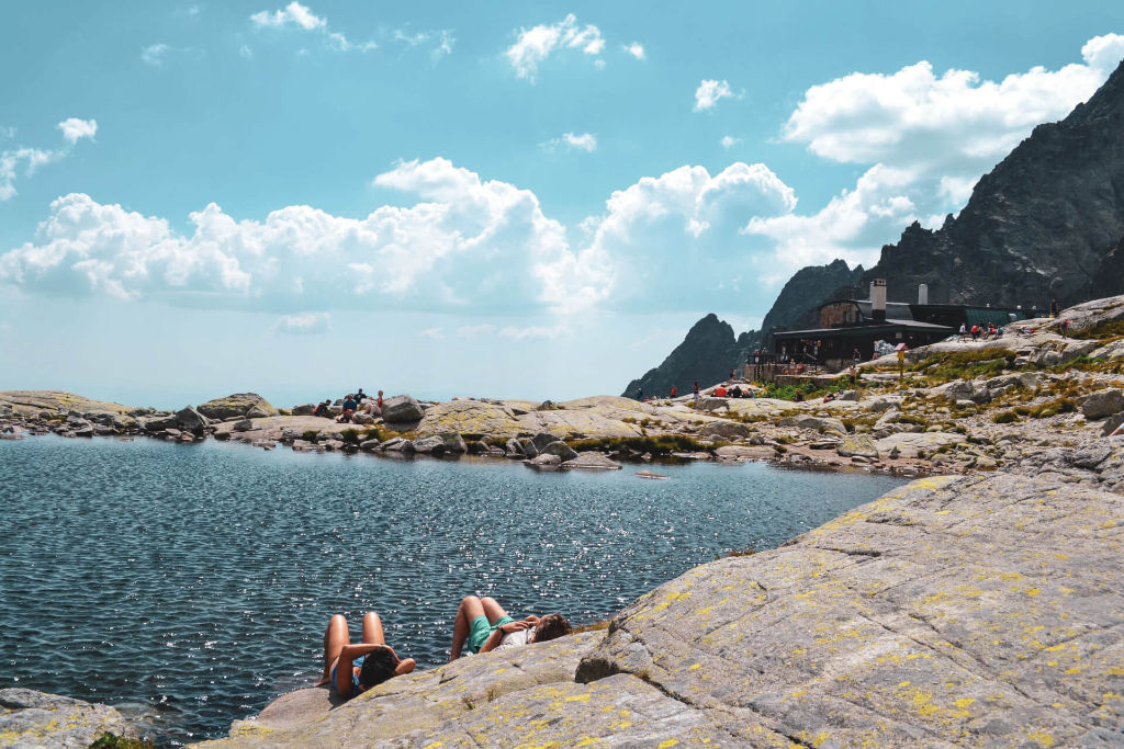 Veľké Spišské pleso v pozadí Téryho chata - Autor: Nora Kiraly