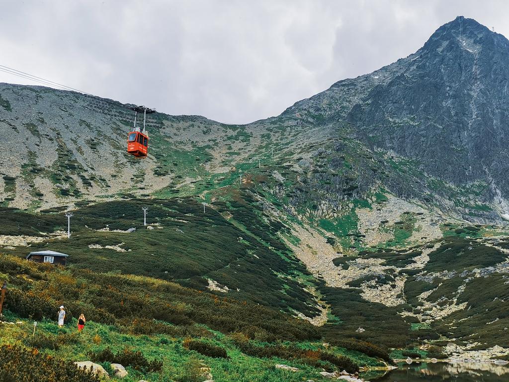 Pohľad zo Sedla  do doliny Zeleného plesa - Autor Dominika Brezničanová