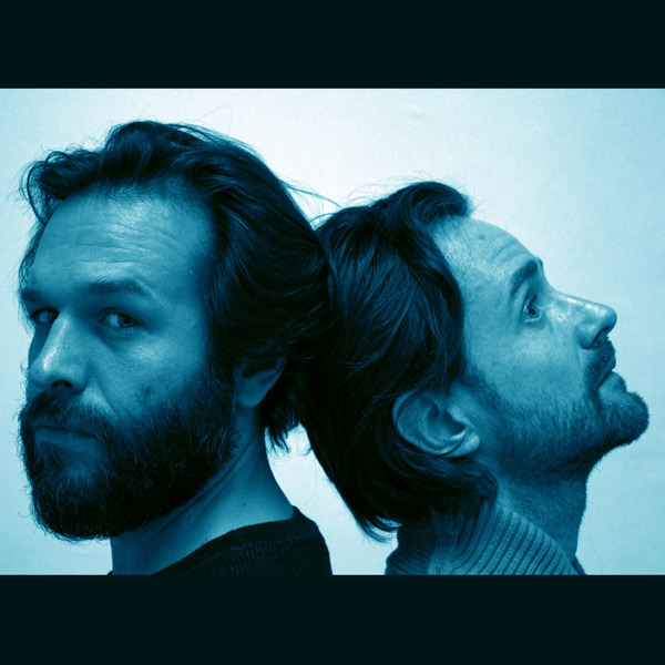 Divadlo: Vytrvalý dážď