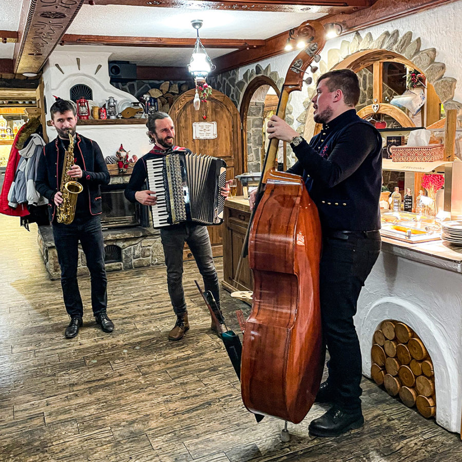 Goralská veselica s kapelou SRDCOVKA