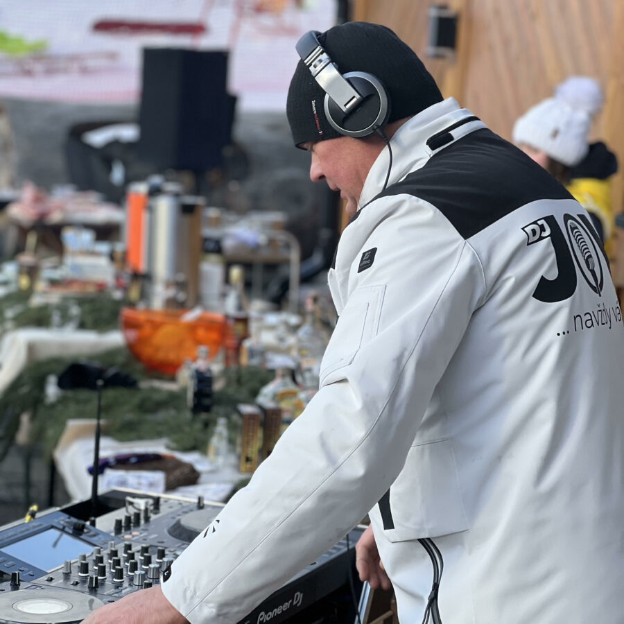 Oldies párty s DJ JOY