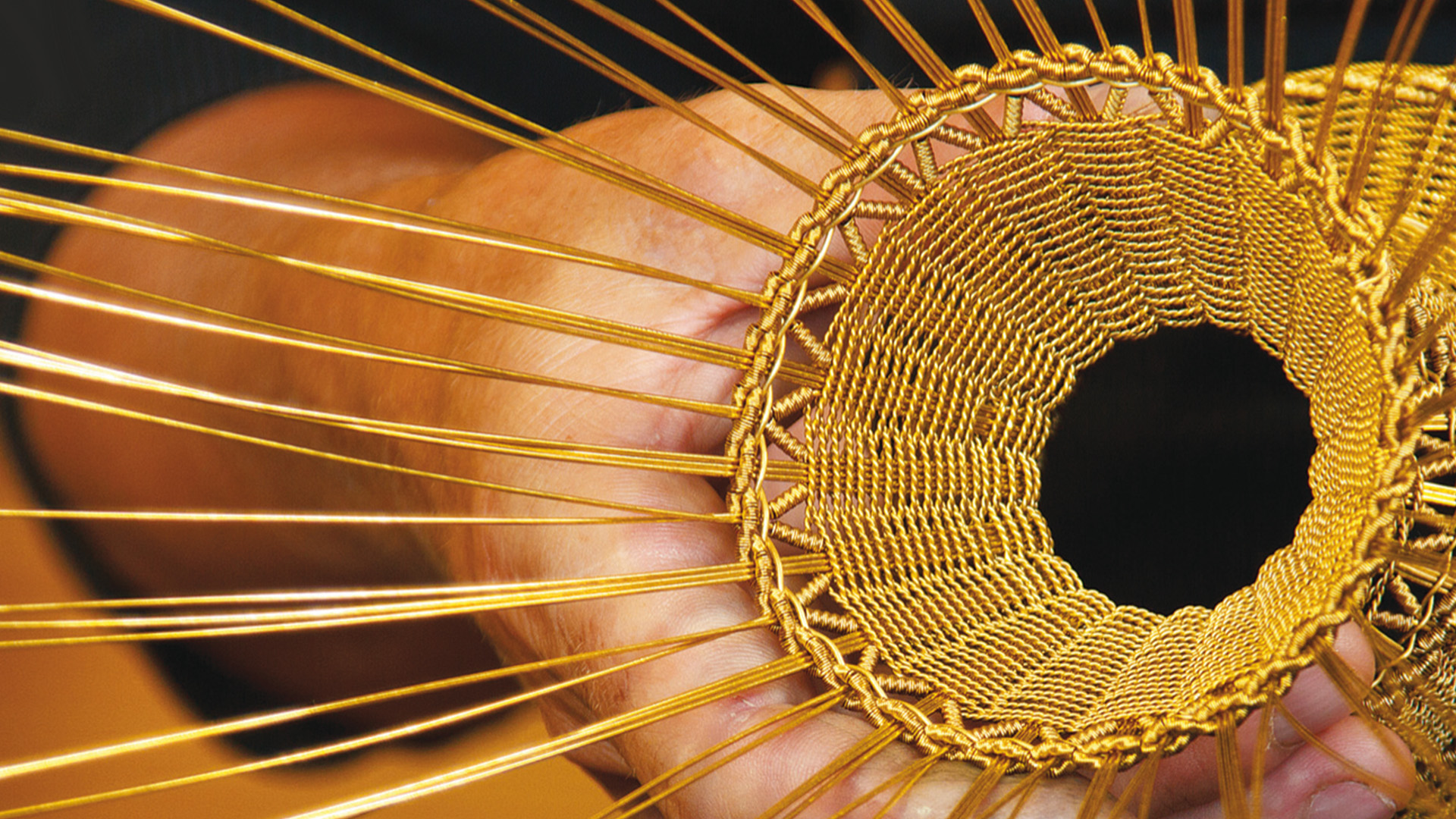 Remeslo v Tatrách – Soňa Zelisková ❘ hrnčiarska výroba, Michal Beracko ❘ brašnárstvo, remenárstvo