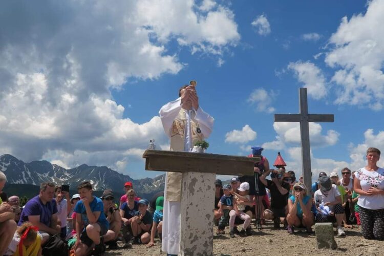 Sv. omša na Chate Plesnivec