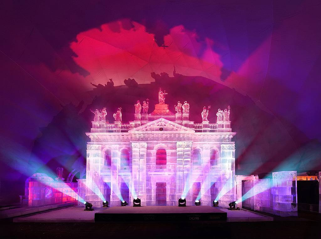 Koncerty v tatranskom ľadovom dóme – Folklórny súbor Vagonár