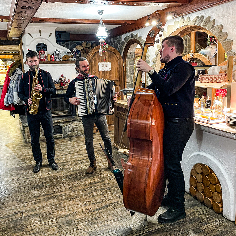 Goralská veselica s kapelou SRDCOVKA