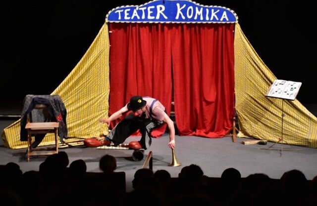 Pre deti Klaun hudobníkom / Adrián Ohrádka